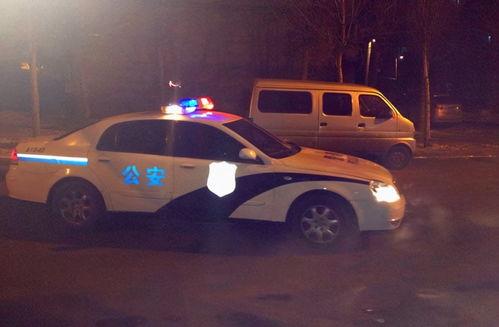 吃瓜群众围堵警车,吃瓜群众现场直击