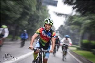 骑行吃瓜群众,吃瓜群众视角下的趣味瞬间